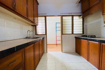 Apartment Mawar, Taman Sutera