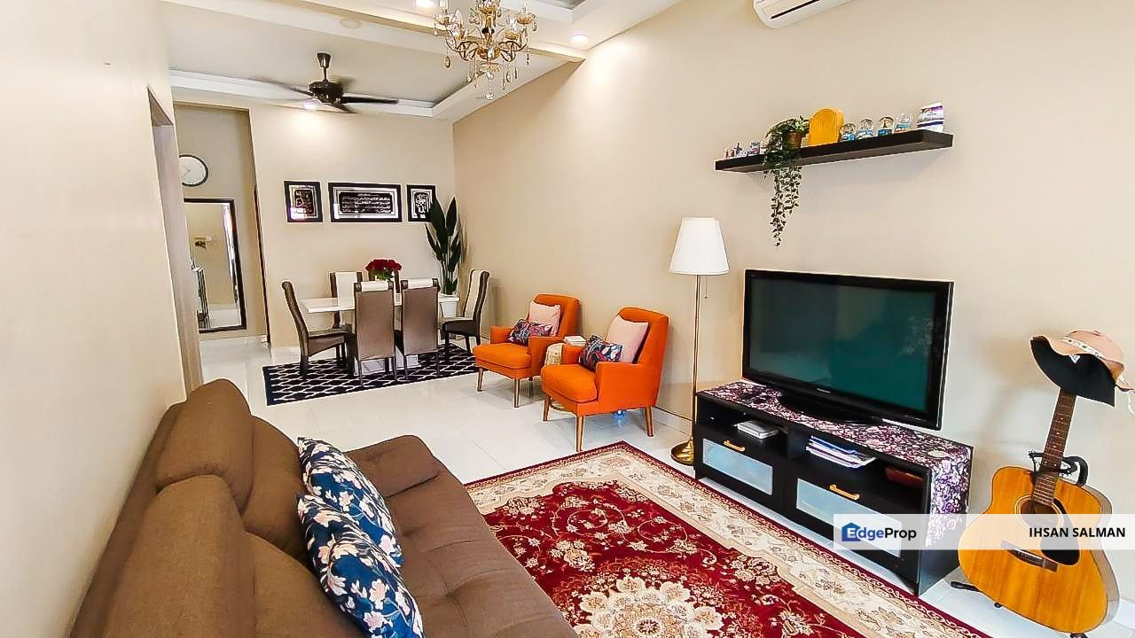 CANTIK GROUND FLOOR KITCHEN CABINET Townhouse Taman Seri Alam Saujana Utama Sungai Buloh For Sale, Selangor, Sungai Buloh