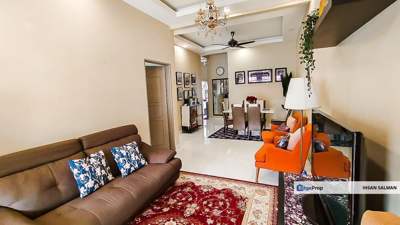 CANTIK GROUND FLOOR KITCHEN CABINET Townhouse Taman Seri Alam Saujana Utama Sungai Buloh For Sale, Selangor, Sungai Buloh