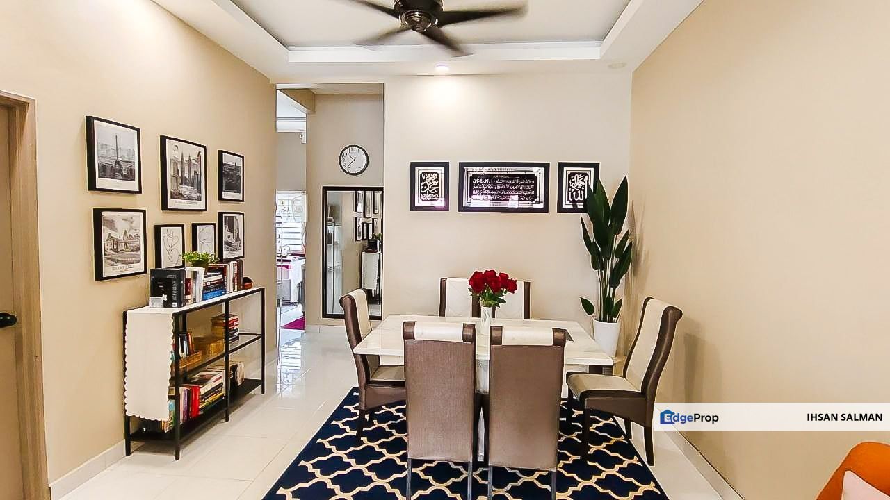 CANTIK GROUND FLOOR KITCHEN CABINET Townhouse Taman Seri Alam Saujana Utama Sungai Buloh For Sale, Selangor, Sungai Buloh