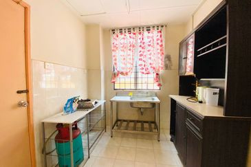 RENOVATED MOVE IN CONDITION Semi D Cluster 2 Tingkat Fasa 2 Bandar Puncak Alam For Sale