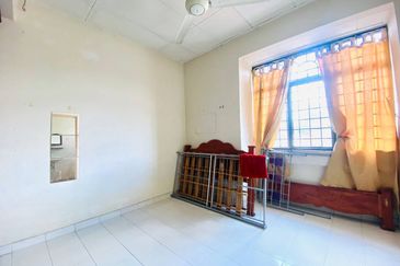 RENOVATED MOVE IN CONDITION Semi D Cluster 2 Tingkat Fasa 2 Bandar Puncak Alam For Sale