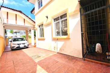 RENOVATED MOVE IN CONDITION Semi D Cluster 2 Tingkat Fasa 2 Bandar Puncak Alam For Sale