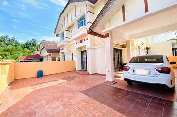 RENOVATED MOVE IN CONDITION Semi D Cluster 2 Tingkat Fasa 2 Bandar Puncak Alam For Sale