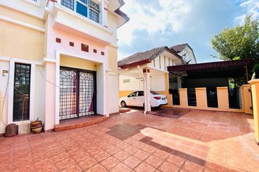 RENOVATED MOVE IN CONDITION Semi D Cluster 2 Tingkat Fasa 2 Bandar Puncak Alam For Sale