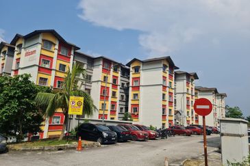 Astana Alam Apartment