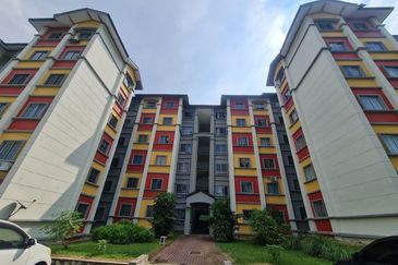 Astana Alam Apartment