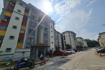 Astana Alam Apartment