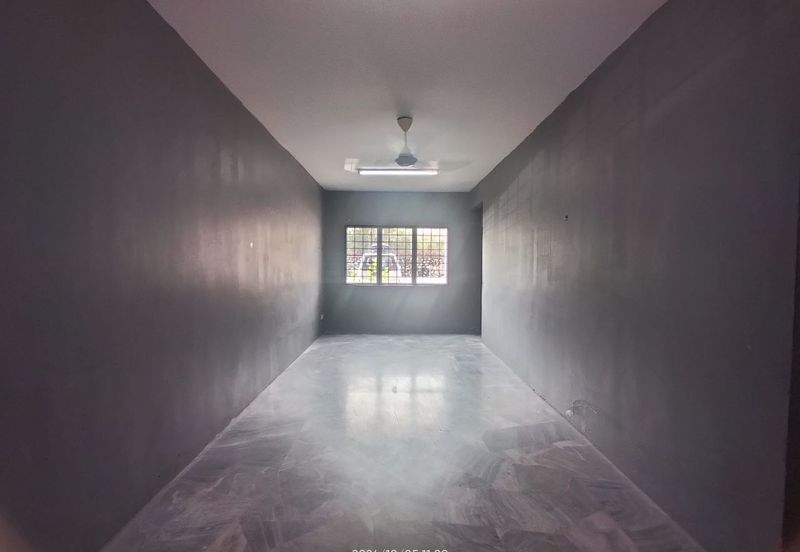 Iris Apartment, Taman Saujana Utama