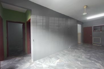 Iris Apartment, Taman Saujana Utama