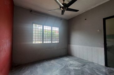 Iris Apartment, Taman Saujana Utama