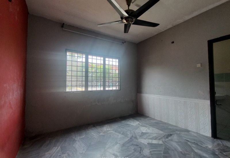 Iris Apartment, Taman Saujana Utama