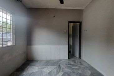 Iris Apartment, Taman Saujana Utama