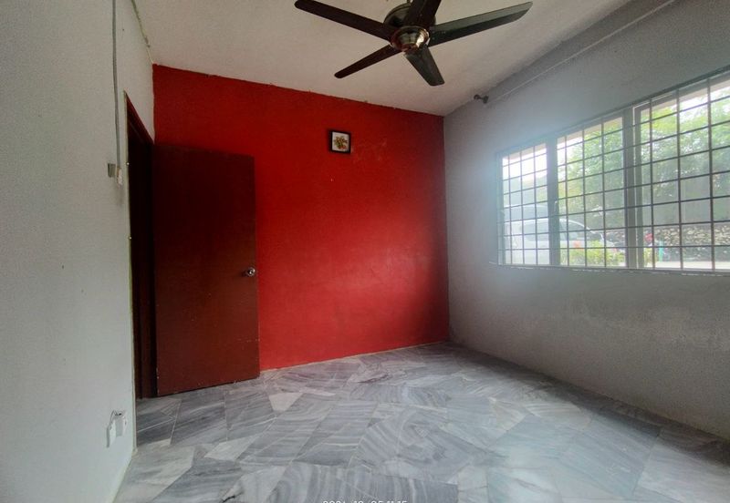 Iris Apartment, Taman Saujana Utama