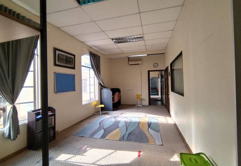 END LOT CHEAPEST NEAR ECRL Double Storey Shoplot Lorong Az Zaharah Puncak Alam For Sale