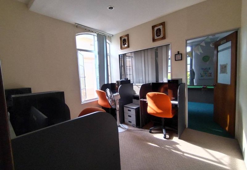 END LOT CHEAPEST NEAR ECRL Double Storey Shoplot Lorong Az Zaharah Puncak Alam For Sale