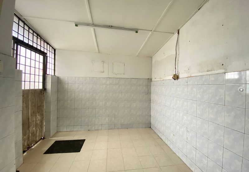 RENOVATED EXTENDED DEKAT MASJID Teres 2 Tingkat Fasa 2 Puncak Alam For Sale
