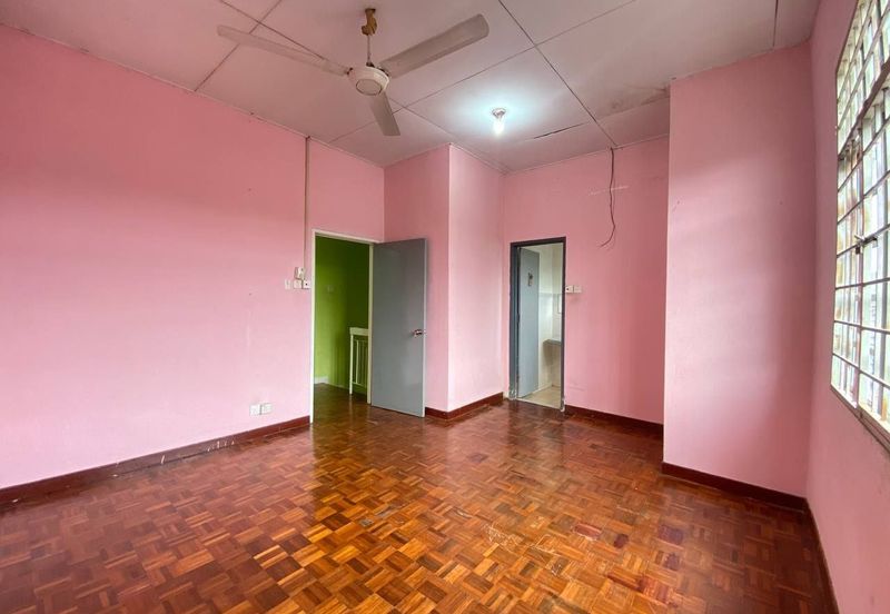 RENOVATED EXTENDED DEKAT MASJID Teres 2 Tingkat Fasa 2 Puncak Alam For Sale