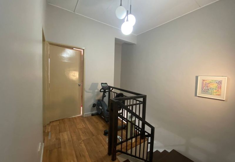 RENOVATED JALAN KAKI KE MASJID Double Storey Semi D Cluster Lavender Ville Puncak Alam For Sale