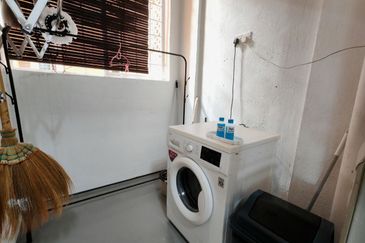 Pangsapuri Seroja Bukit Jelutong