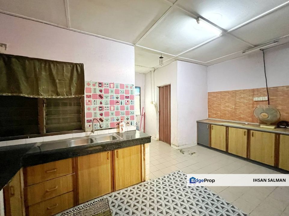 BOLEH MARK UP EXTENDED KITCHEN Teres 2 Tingkat Subang Perdana Seksyen U3 Shah Alam For Sale, Selangor, Subang