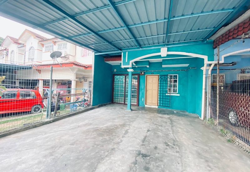 Persiaran Puncak Alam 1 