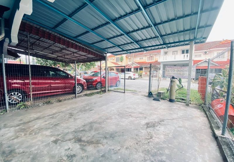 Persiaran Puncak Alam 1 