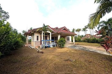 Persiaran Puncak Alam 1 