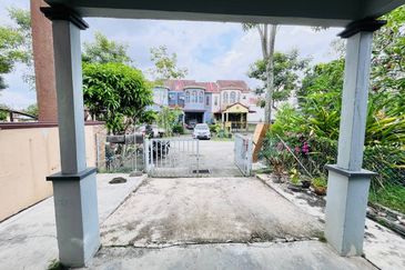 Persiaran Puncak Alam 1 