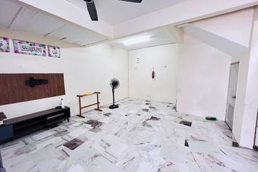 Persiaran Puncak Alam 1 