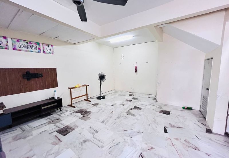 Persiaran Puncak Alam 1 