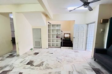 Persiaran Puncak Alam 1 