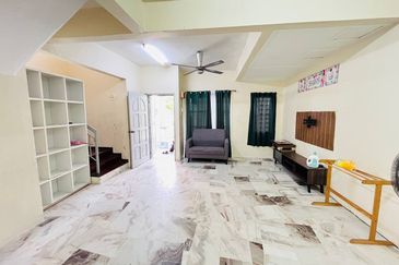 Persiaran Puncak Alam 1 