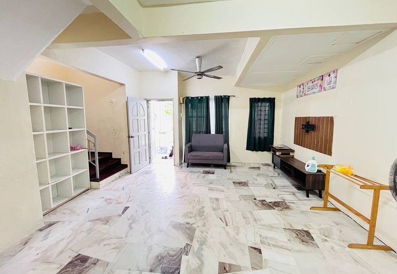 Persiaran Puncak Alam 1 