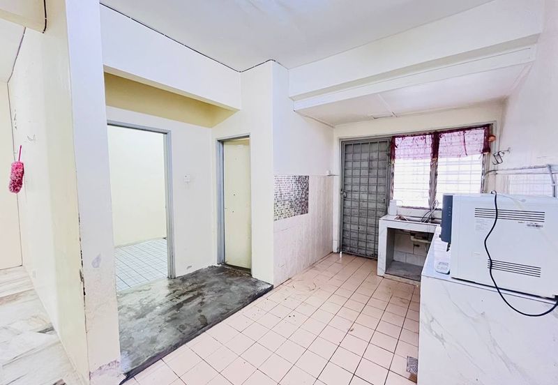 Persiaran Puncak Alam 1 