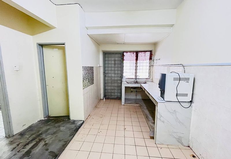 Persiaran Puncak Alam 1 