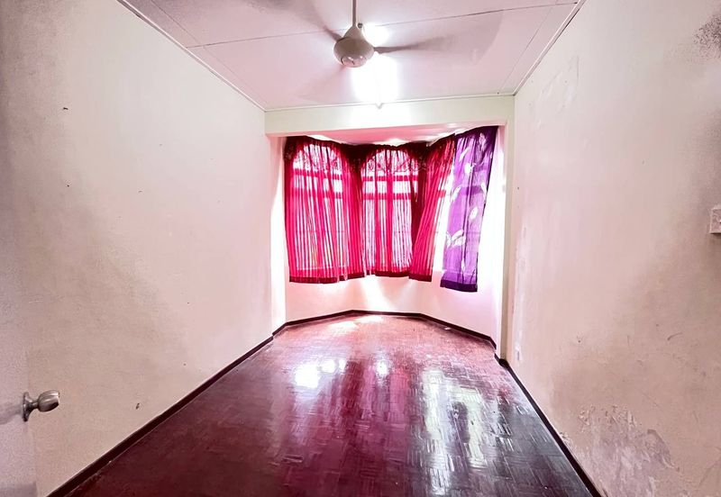 Persiaran Puncak Alam 1 