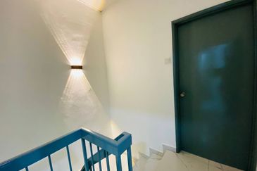 Persiaran Puncak Alam 1 