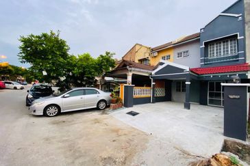 Persiaran Puncak Alam 1 