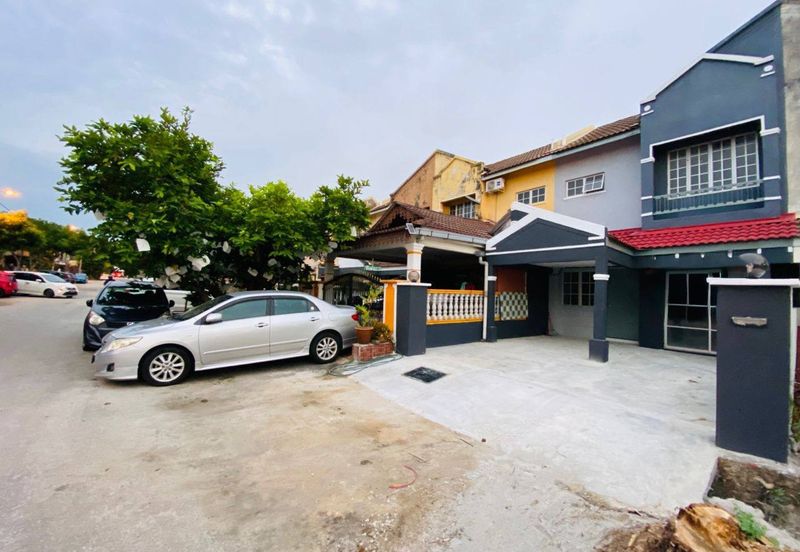 Persiaran Puncak Alam 1 