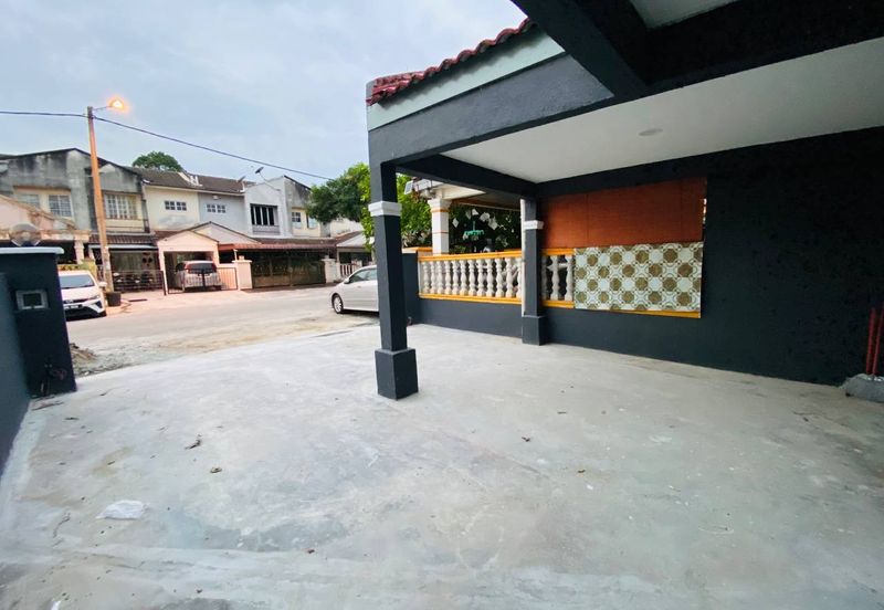 Persiaran Puncak Alam 1 