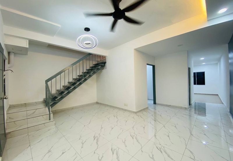 Persiaran Puncak Alam 1 