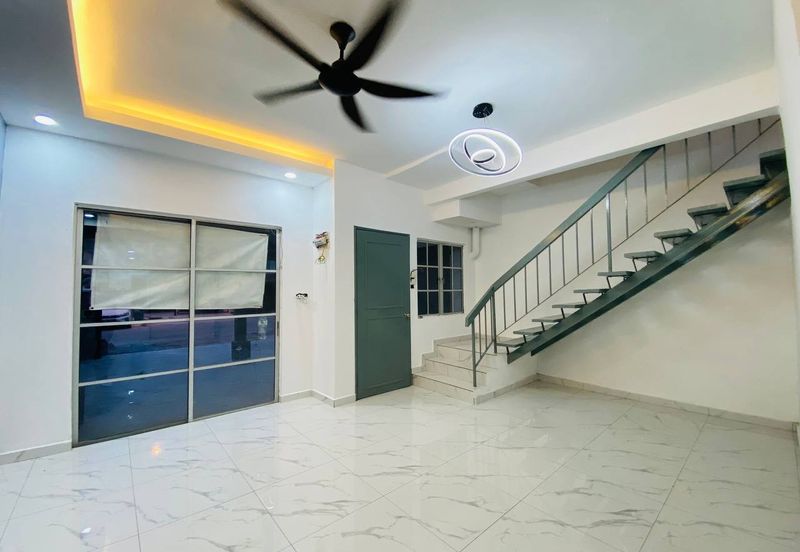 Persiaran Puncak Alam 1 