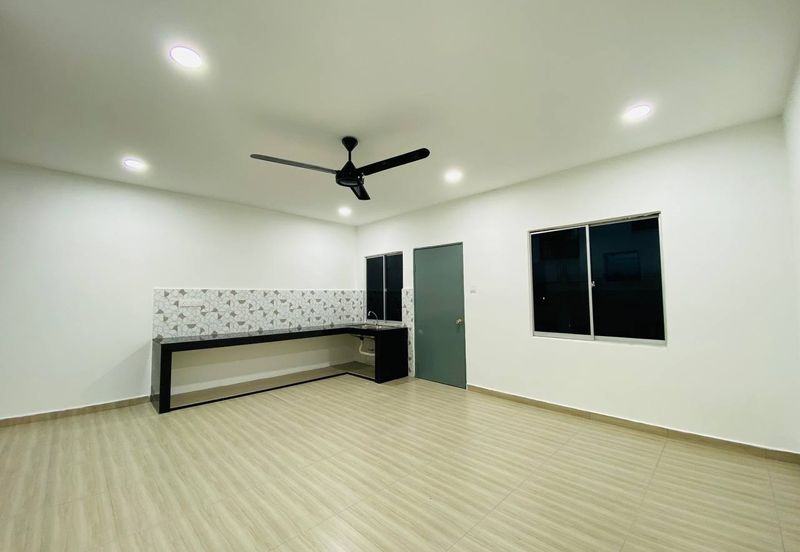 Persiaran Puncak Alam 1 