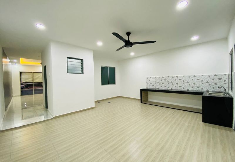 Persiaran Puncak Alam 1 