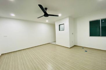 Persiaran Puncak Alam 1 