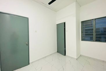 Persiaran Puncak Alam 1 