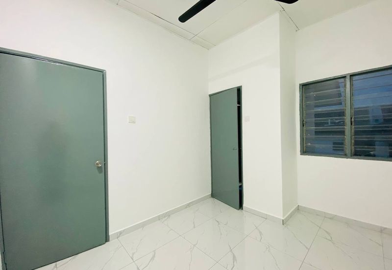 Persiaran Puncak Alam 1 