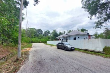 Persiaran Puncak Alam 1 