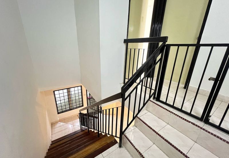 Persiaran Puncak Alam 2 